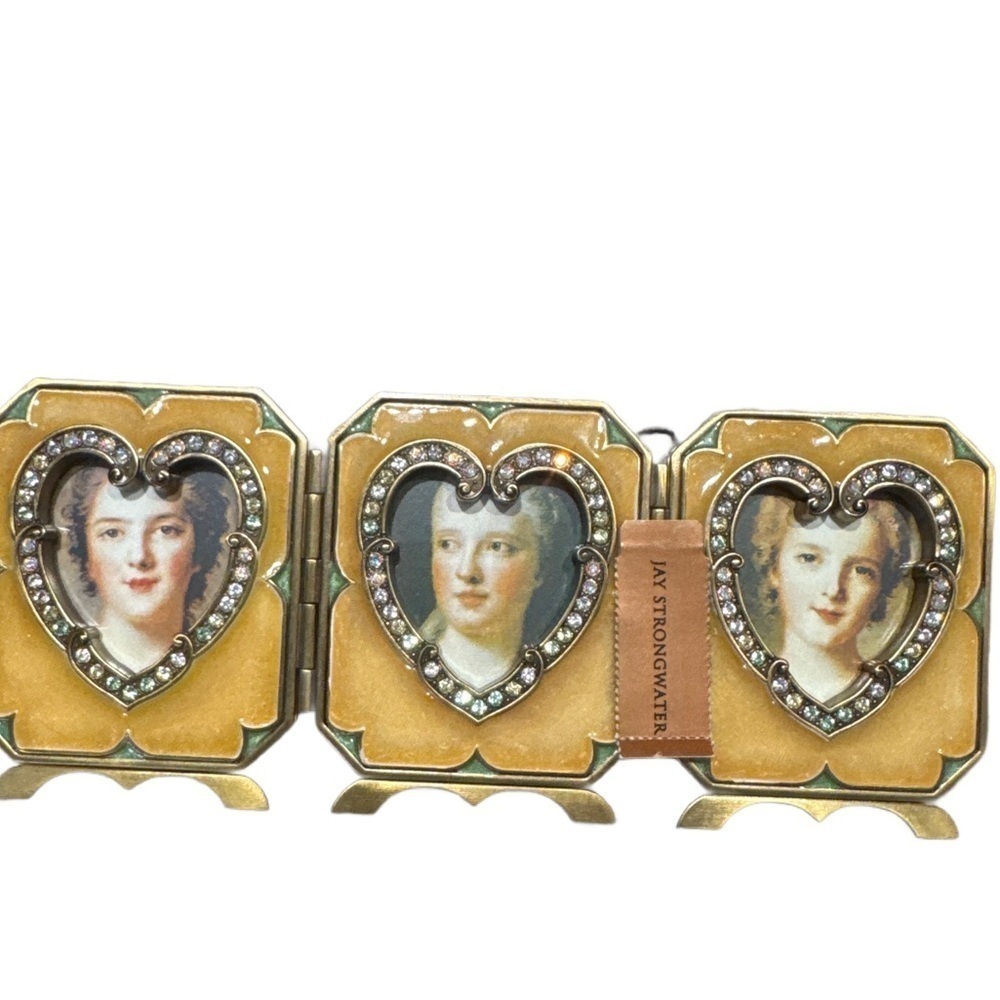 Jay Strongwater Enamel Pearl Triple Heart Photo Frame
NWT
5031